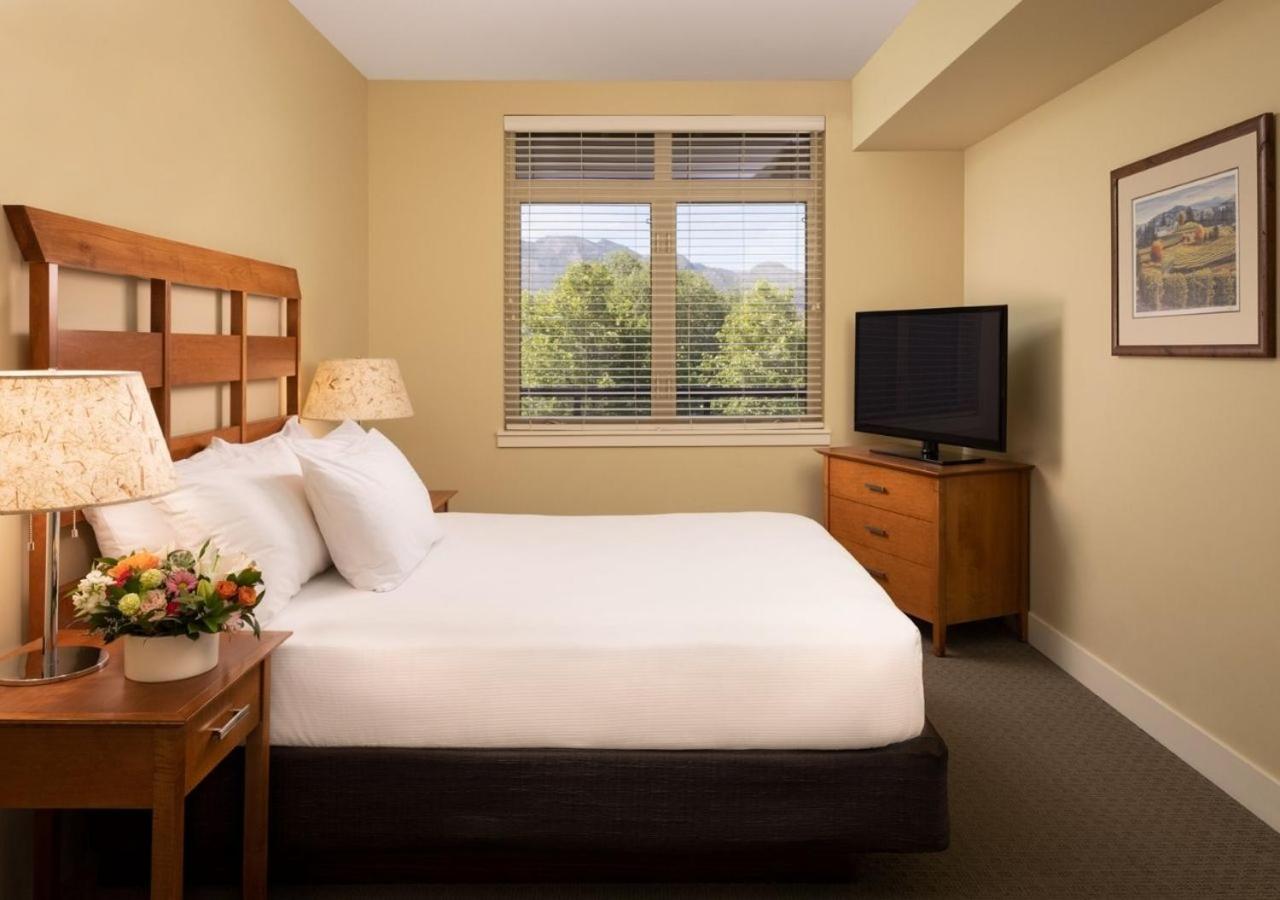 The Cove Lakeside Resort West Kelowna Bagian luar foto