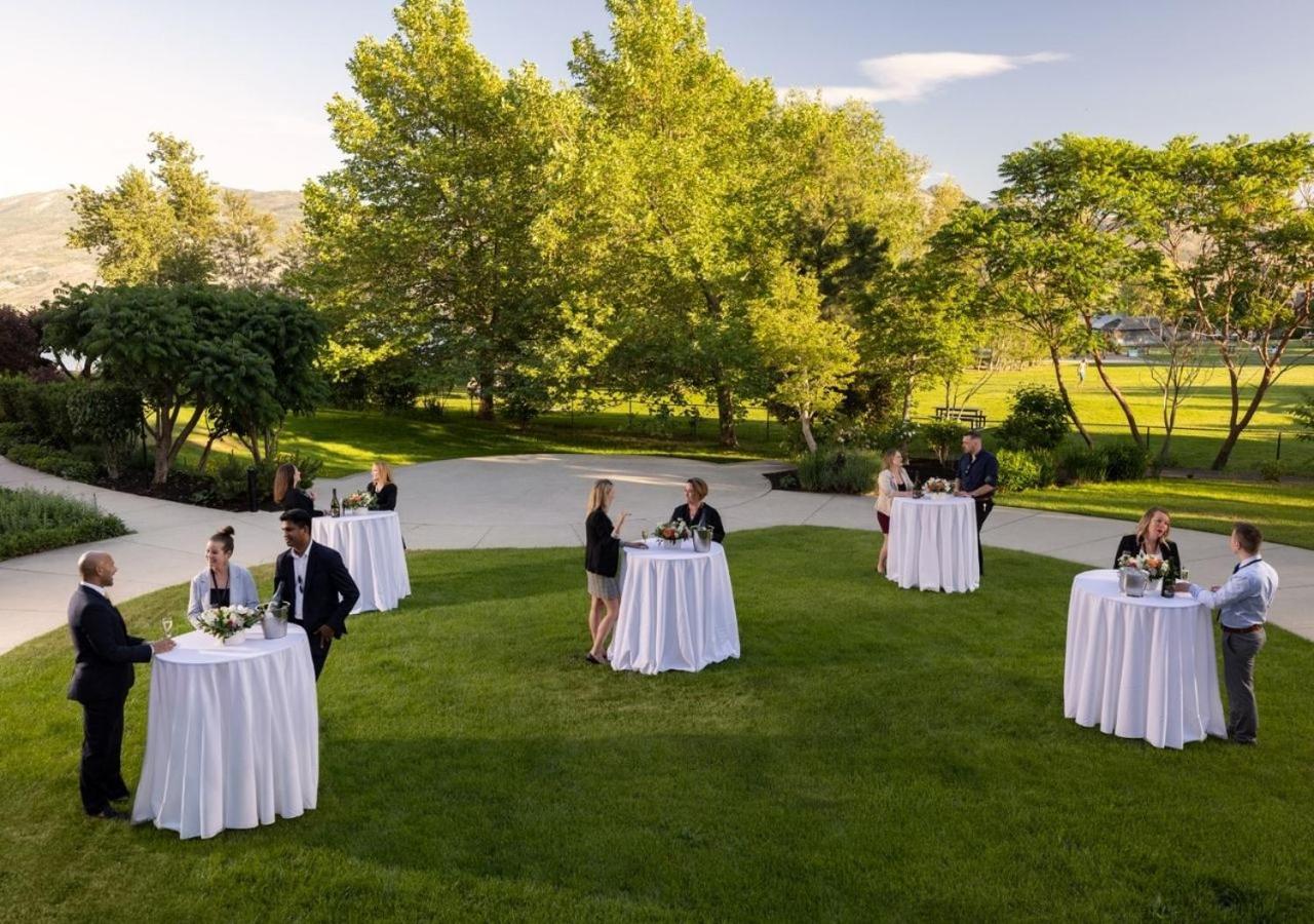 The Cove Lakeside Resort West Kelowna Bagian luar foto