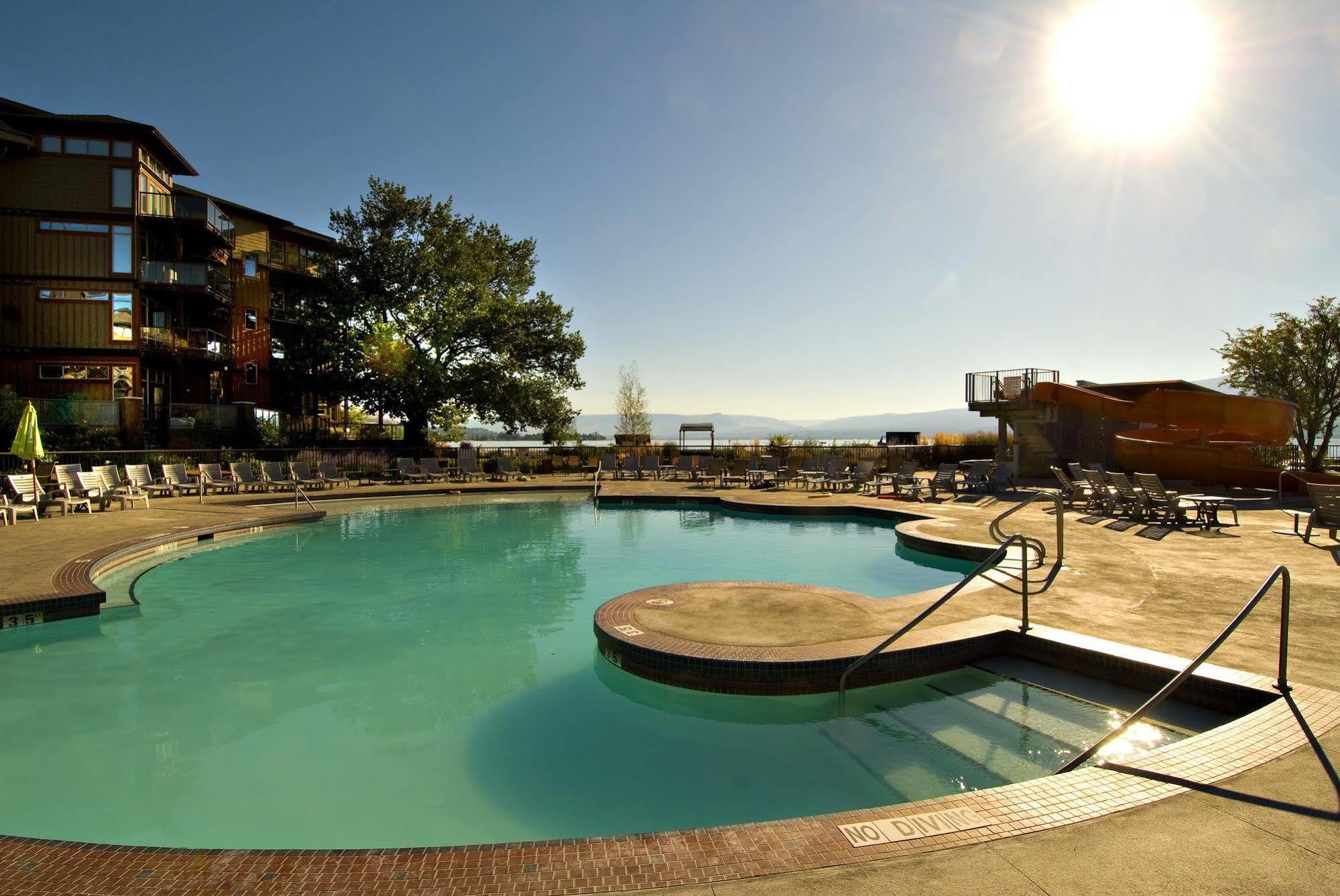 The Cove Lakeside Resort West Kelowna Bagian luar foto
